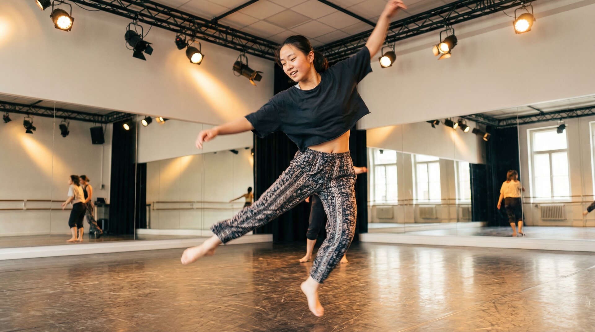 17c一起草舞蹈视频